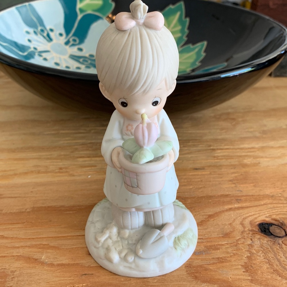 Precious Moments Figurine